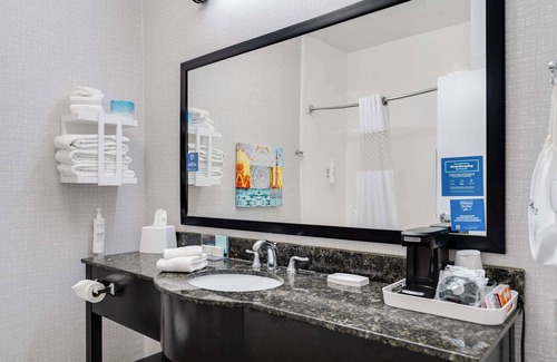 Bloomington Hotel | Hampton Inn Bloomington West