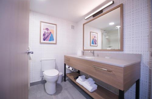 Carol Stream Hotel | Hampton Inn Chicago-Carol Stream