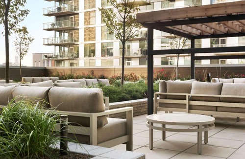 West Loop Gate Hotel | Hampton Inn Chicago West Loop Fulton Market Area