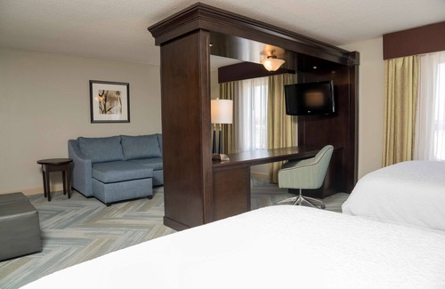 Clinton Township Hotel | Hampton Inn Detroit/Roseville