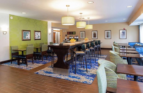 East Lansing Hotel | Hampton Inn East Lansing