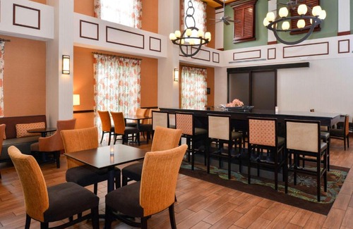 Plymouth Hotel | Hampton Inn & Suites by Hilton Plymouth