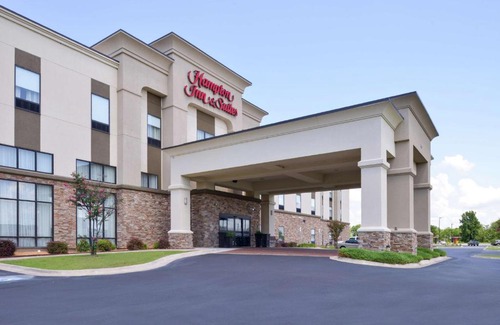 Lonoke Hotel | Hampton Inn & Suites by Hilton Lonoke