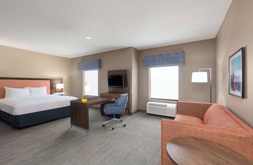 Harrisburg Hotel | Hampton Inn & Suites Harrisburg/North