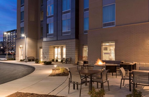 Indianapolis Hotel | Hampton Inn & Suites Indianapolis-Keystone, IN