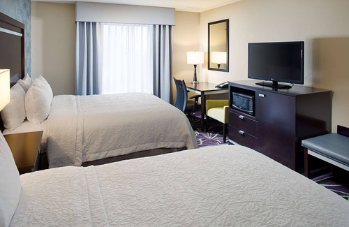 Lansing Hotel | Hampton Inn & Suites Lansing West
