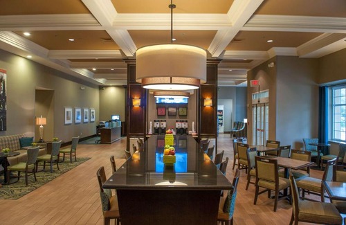 Elmwood Hotel | Hampton Inn & Suites New Orleans/Elmwood