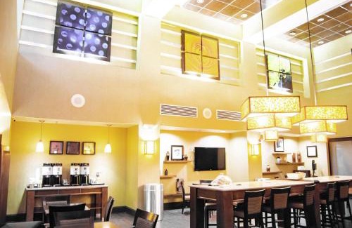 Dumbarton Hotel | Hampton Inn & Suites Richmond Glenside