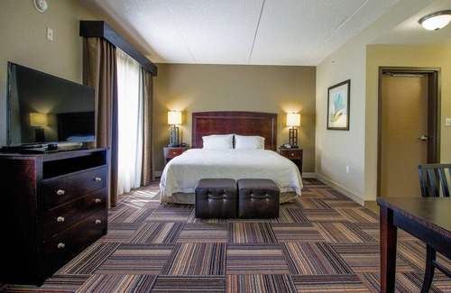 Flowery Branch Hotel | Hampton Inn & Suites by Hilton Flowery Branch Lake Lanier