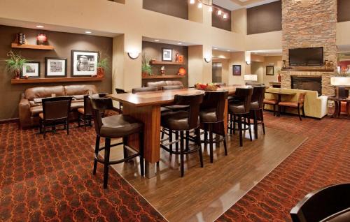 Watertown Hotel | Hampton Inn & Suites Watertown