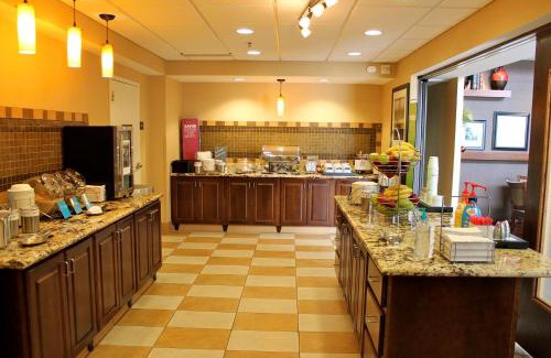 Watertown Hotel | Hampton Inn & Suites Watertown
