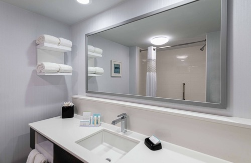 St. Charles Hotel | Hampton Inn Waldorf