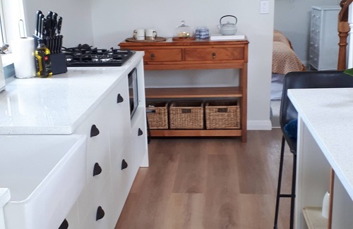 Whangarei Heads Hütte | Hamptons Coastal Cottage 2mins from beaches, huge deck