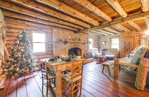 Paris Haus | Handcrafted Log Cabin on 3 Acres 14 Mi to Canton
