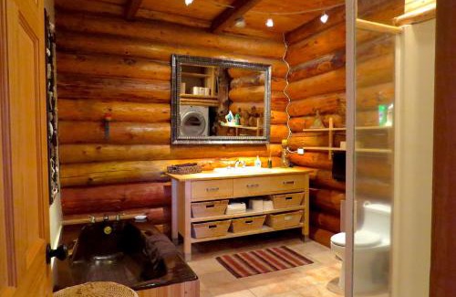 Otter Point Haus | Handsome Dan's at Otter Point