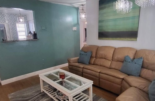 Croissant Park Haus | Hang Out By The Pool- & Nur 10 Meilen vom Strand entfernt!