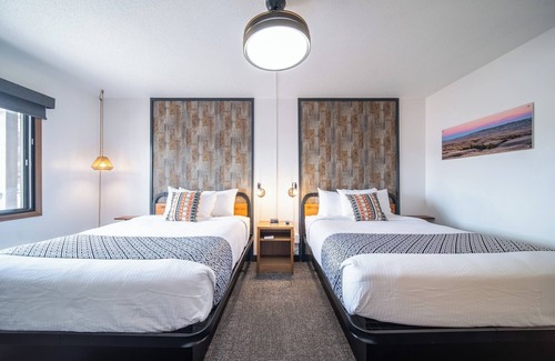 Pinnacles Entrance Badlands Hotel | Hansen Inn & Cabins, Room, Double Queen, 2nd Floor, Dog Friendly, No Smoking