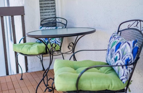 Camelback East Haus | Happy 3BR Abode: sun, pool & patio