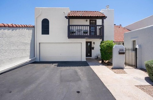 Camelback East Haus | Happy 3BR Abode: sun, pool & patio