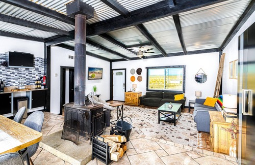 Indian Cove Haus | Happy Haven Homestead - Tranquil Home w/ Hot Tub