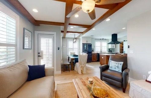 Mexico Beach Haus | Happy Ours with Elevator – Rooftop Views & Beach