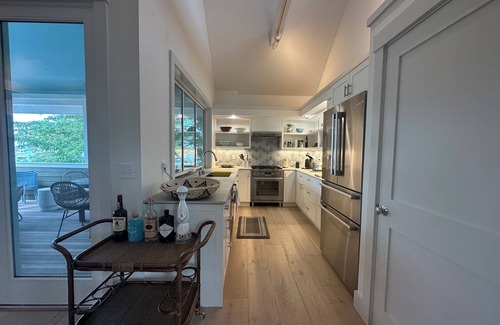 Vineyard Haven Haus | Harbor Front in Vineyard Haven! Brand New Construction - seconds from Town!