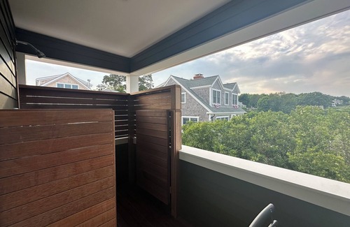 Vineyard Haven Haus | Harbor Front in Vineyard Haven! Brand New Construction - seconds from Town!