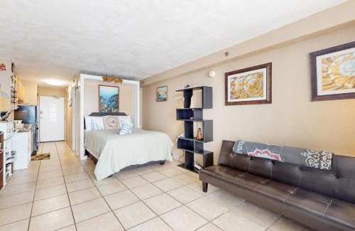 Lenox Park Hotel | Harbour Beach Resort Unit 808