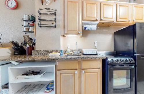 Lenox Park Hotel | Harbour Beach Resort Unit 808