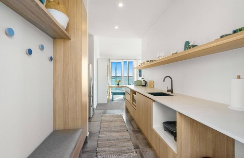 Auckland Haus | Harbour View - Westmere Holiday Apartment