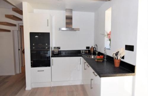 Trowbridge Haus | Hares Barn