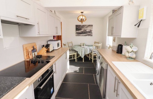 Seahouses Hütte | HARES FORM, pet friendly, with open fire in Seahouses