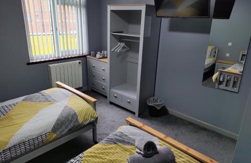 Chesterfield Hotel | Harleys Inn