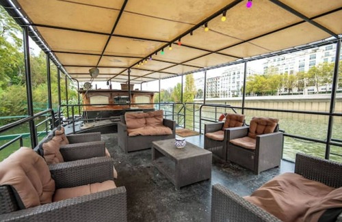 Puteaux Haus | "HARMONIE" - PENICHE 200m² - PARIS - 4 bedrooms, terrace 100m², sleeps 10