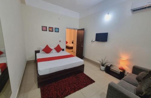 Sualkuchi Wohnung | Harmony Hideaway by Happy Home Living 2 room unit with kitchen