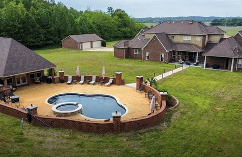 Tougaloo Haus | Harris Estates is a secluded, peaceful property in Clinton School District.