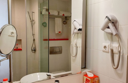 Cokroaminto Hotel | HARRIS Hotel & Conventions Denpasar Bali