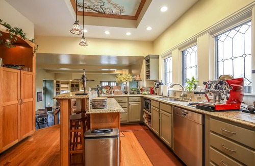 Oak Park Bed & Breakfast | Harvey House Bed & Breakfast