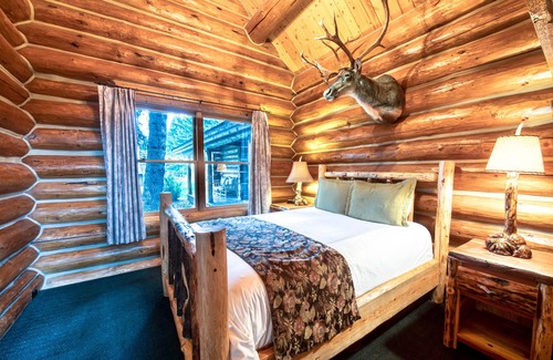 Moran Hotel | Hatchet Resort