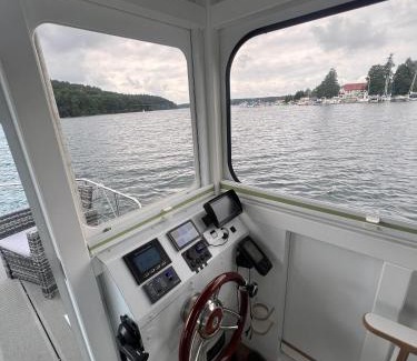 Joachimsthal Bootsverleih | Hausboot Rollyboot Evolution