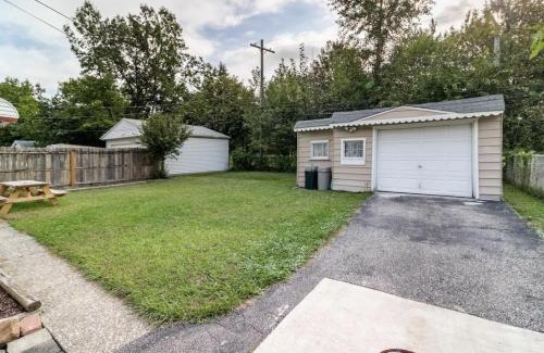 Euclid Wohnung | Haven of Elegance and Comfort