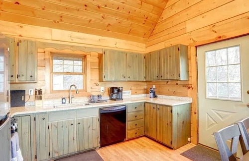 Hickory Hills Kabine | Haven View Retreat | Private Log Cabin | Hot Tub