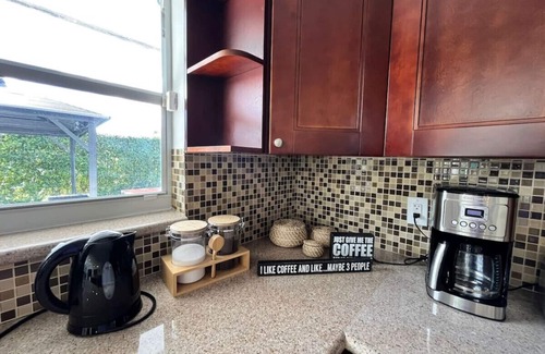 Ludlam Haus | Hawaii Paradise on Miami 4BR Big Pool