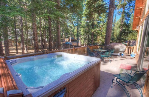 North Upper Truckee Haus | Hawks View Hideaway by Lake Tahoe Accommodations