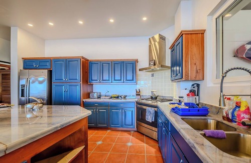 Hopkins Haus | Hawkz House Unit 1: Stunning 1-bedroom unit with WiFi, AC, and pool