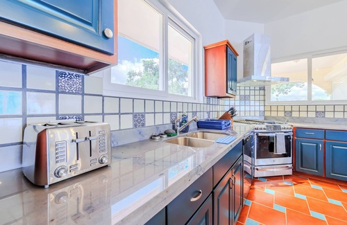 Sittee River Haus | Hawkz House Unit 2: Oceanfront 3-bedroom House with pool,AC, and wifi