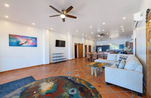 Sittee River Haus | Hawkz House Unit 2: Oceanfront 3-bedroom House with pool,AC, and wifi