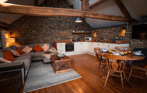 Builth Wells Haus | Hay Barn, Penrheol Farm, Unique Barn Conversion