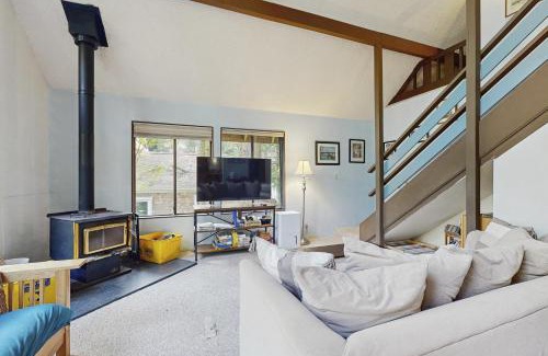 Downtown Cannon Beach Haus | Haystack Hideaway