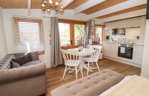 Blandford Saint Mary Hütte | HAZEL, pet friendly, character holiday cottage in Blandford Forum